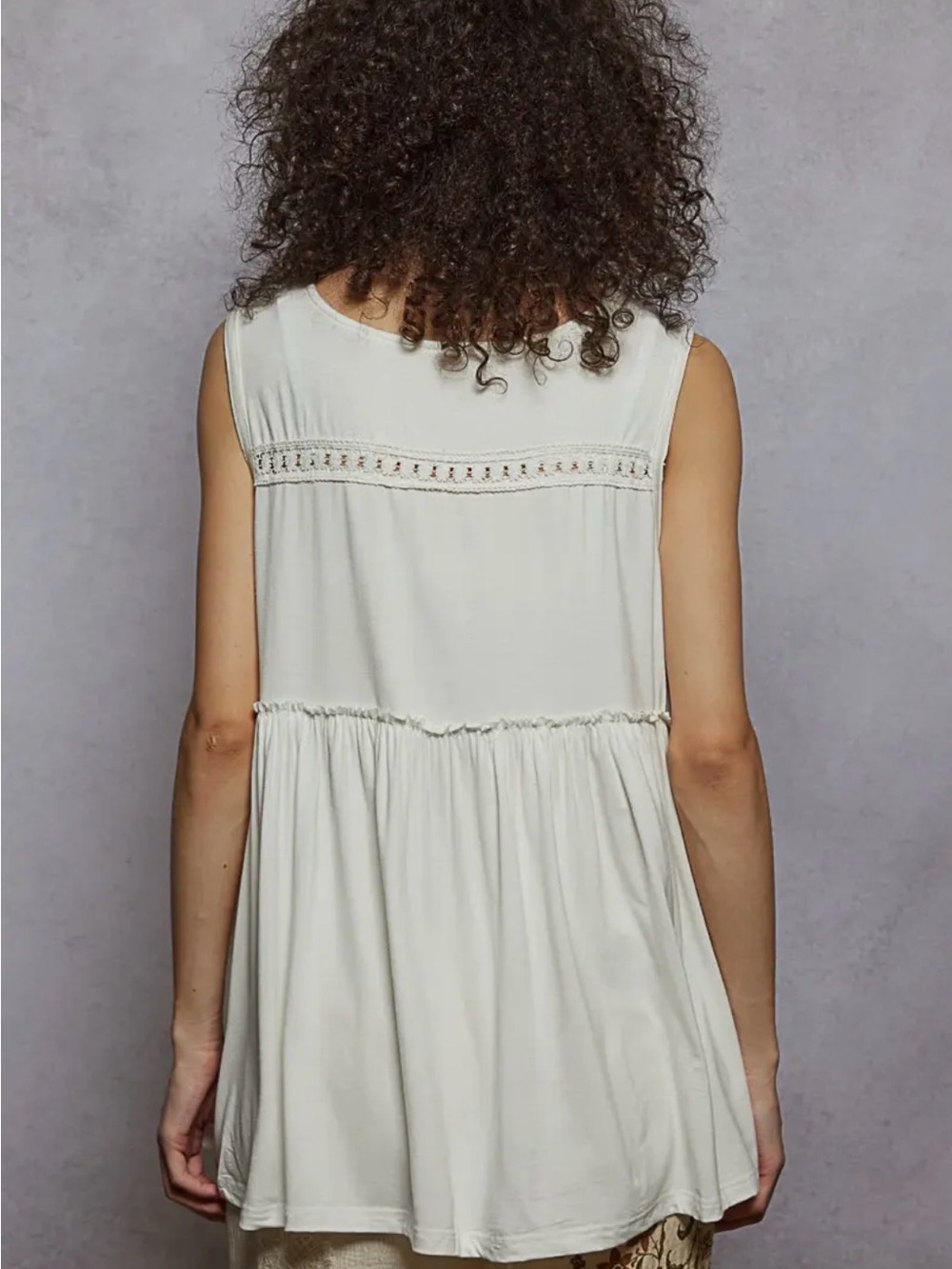 NWT! POL Cream Sleeveless V-Neck Boho BABYDOLL Blouse! - Picture 2 of 2
